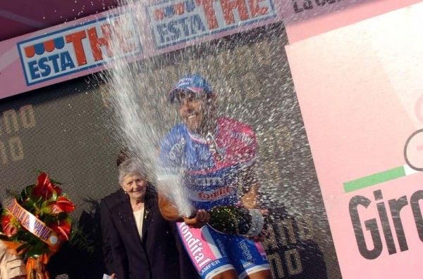 The first bottle of Giro bubbly for Danilo Napolitano.