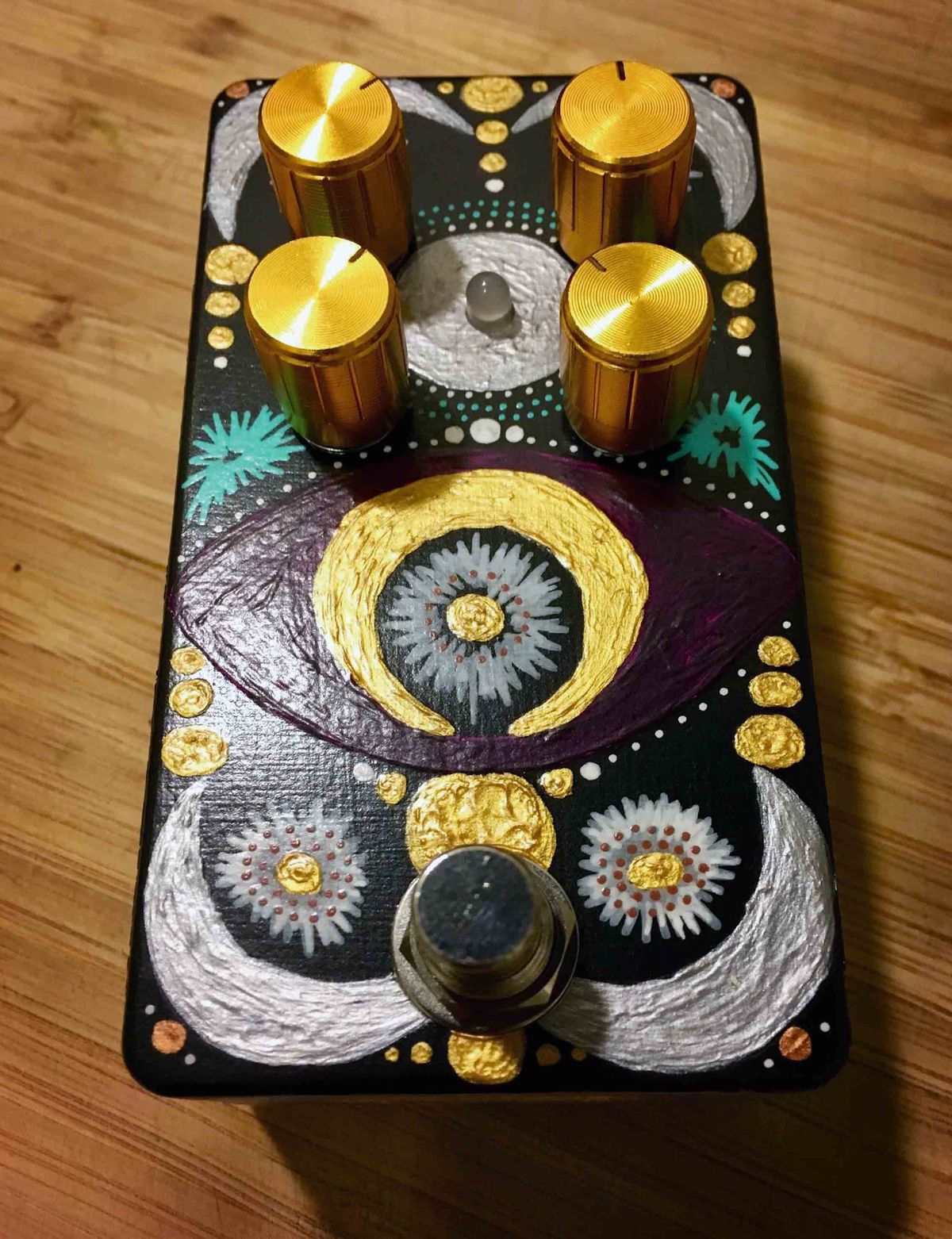 &ldquo;Loe Sounds, a company run by two women, made me this killer pedal. It&rsquo;s the best fuzz pedal I&rsquo;ve ever had.&rdquo;