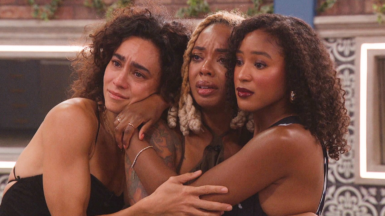 Morgan, Mickey, and Ashley all holding each other