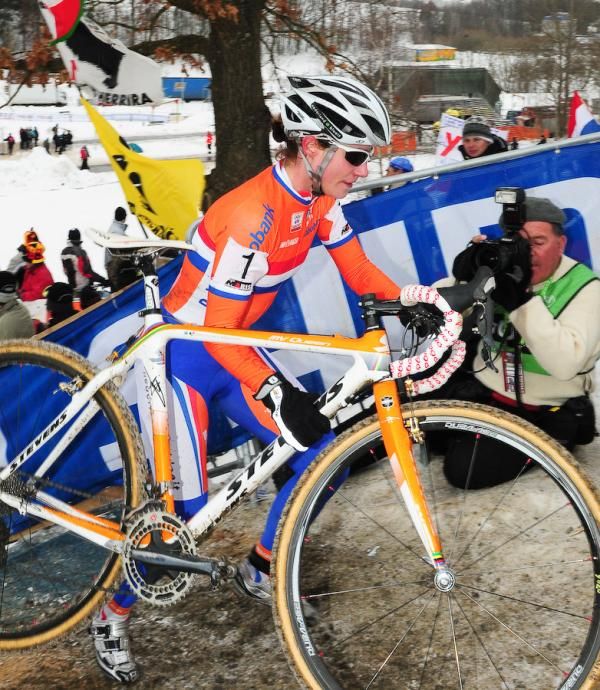Marianne Vos (Netherlands) running the steps for the last time