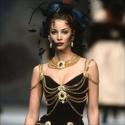 christy turlington in an iconic karl lagerfeld for chanel runway look