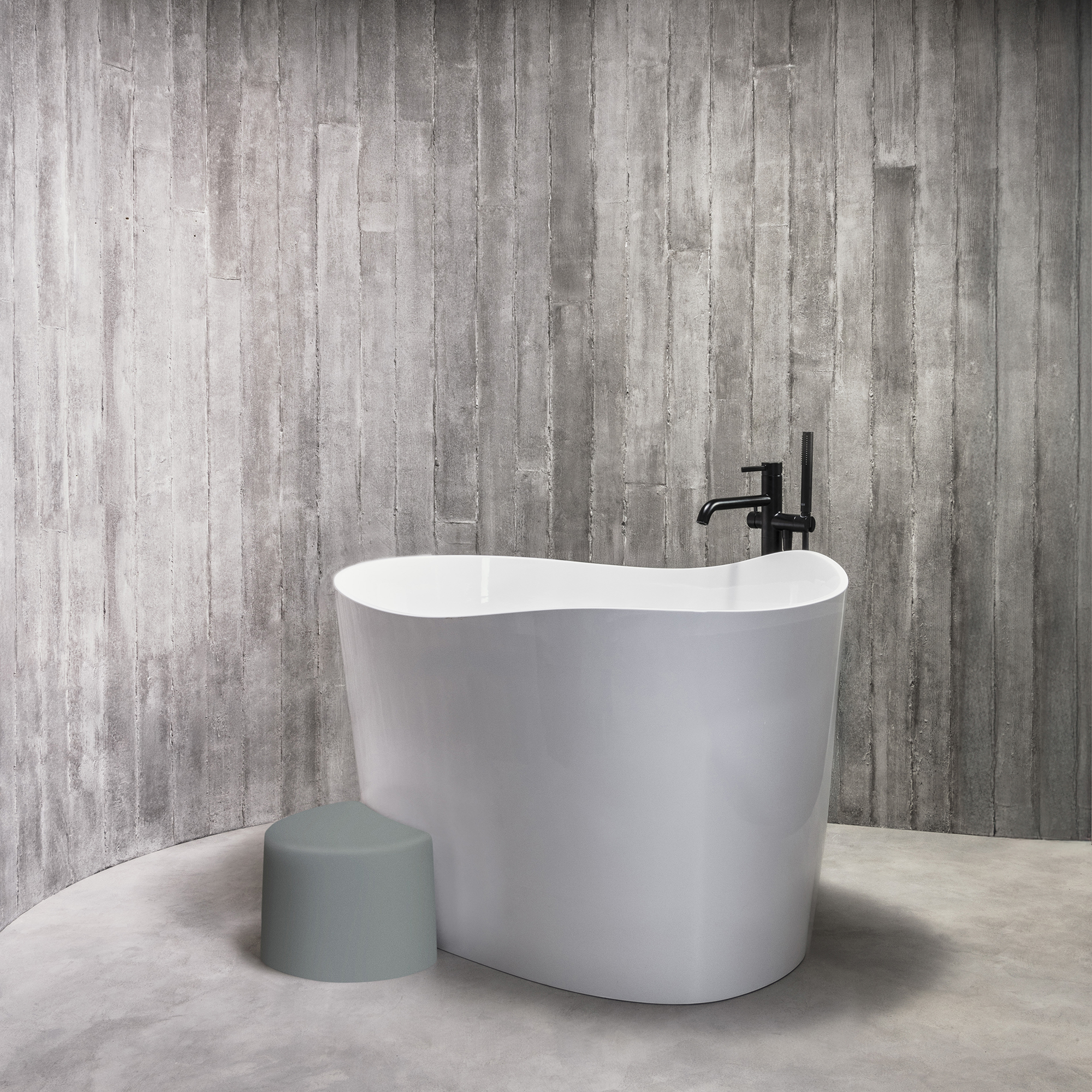 Roca ofuro bath tub