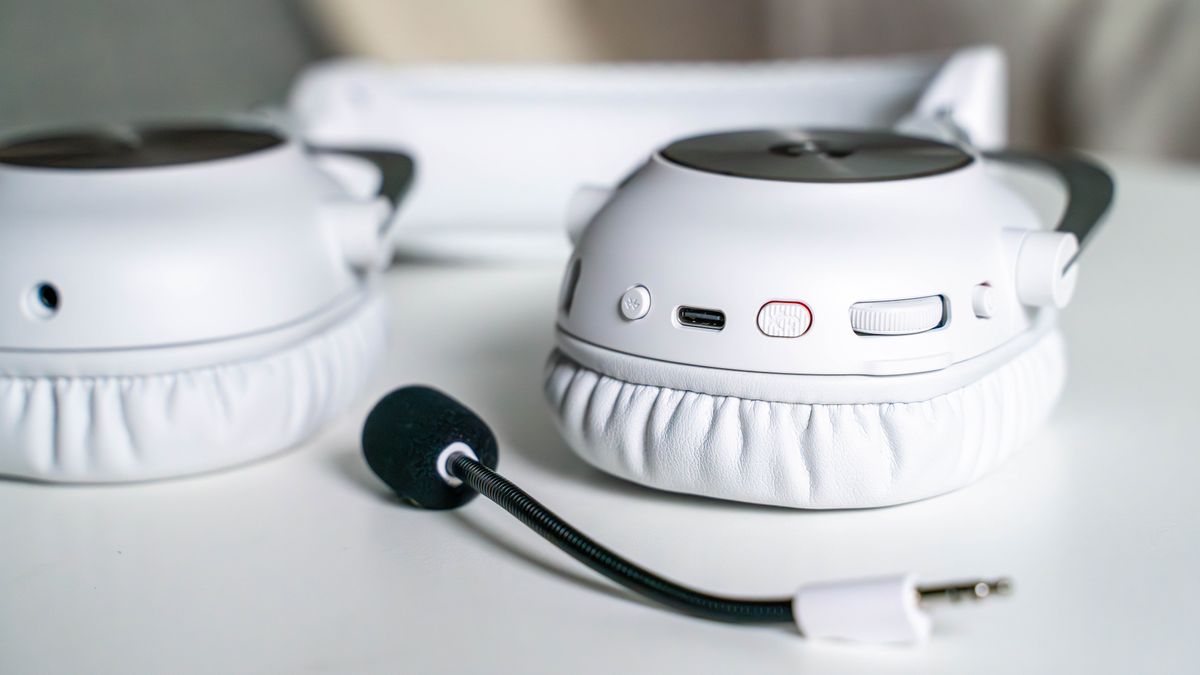 Logitech Pro X 2 Lightspeed on a white table