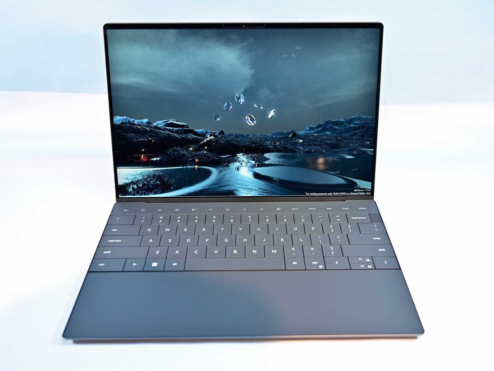 DELL XPS13 Windows11  ノートパソコン The spectacular Dell XPS 13 Plus is finally now available