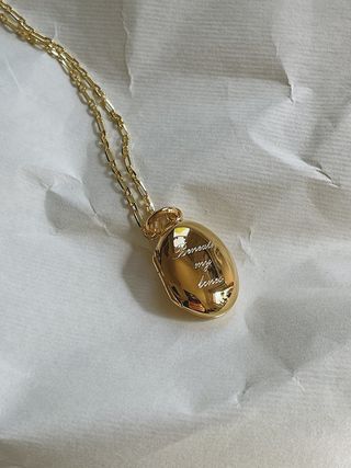 Locket ~ Beneath My Bones / Oval