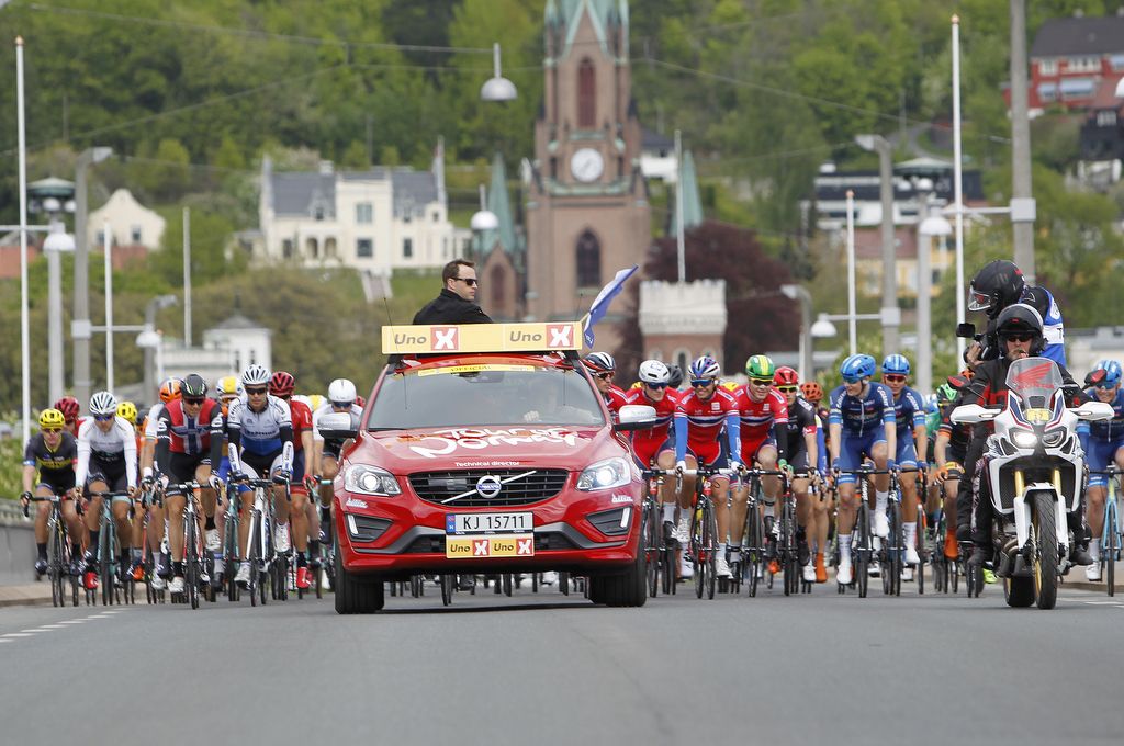 The flag drops to start stage 1 of the 2016 Tour of Norway