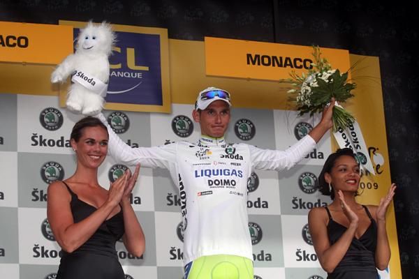 Roman Kreuziger celebrates his maillot blanc for best young rider.