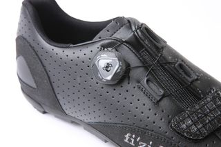 Fizik M5B Uomo MTB cycling shoes review | Cycling Weekly