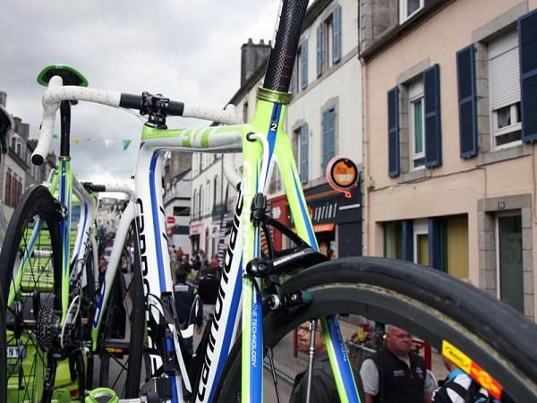 The rear brake housing runs through the top tube on Liquigas-Cannondale's new SuperSix Evo.