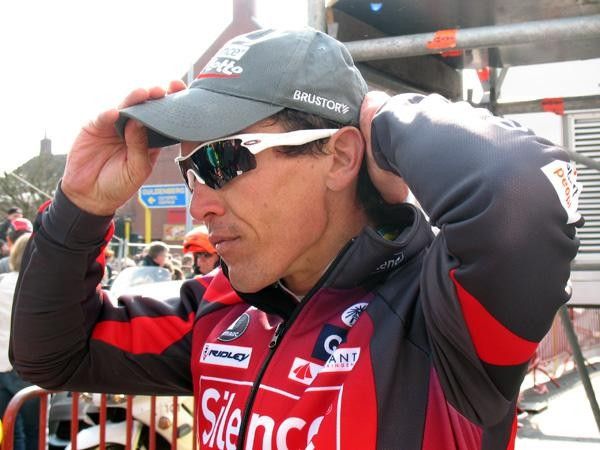 Robbie McEwen is ready to go after a dissapointing sprint in Gent-Wevelgem