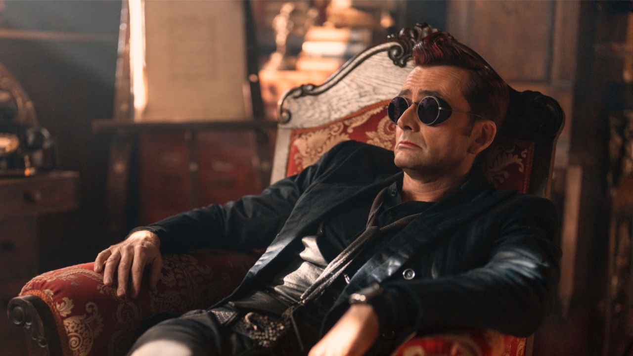 David Tennant como Crowley en Buenos presagios, temporada 2