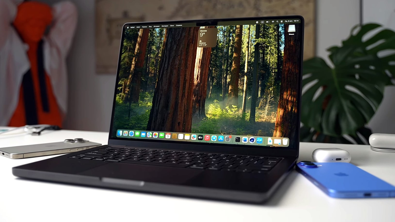 The leaked M4 MacBook Pro, as shown in a video by YouTuber Romancev768.