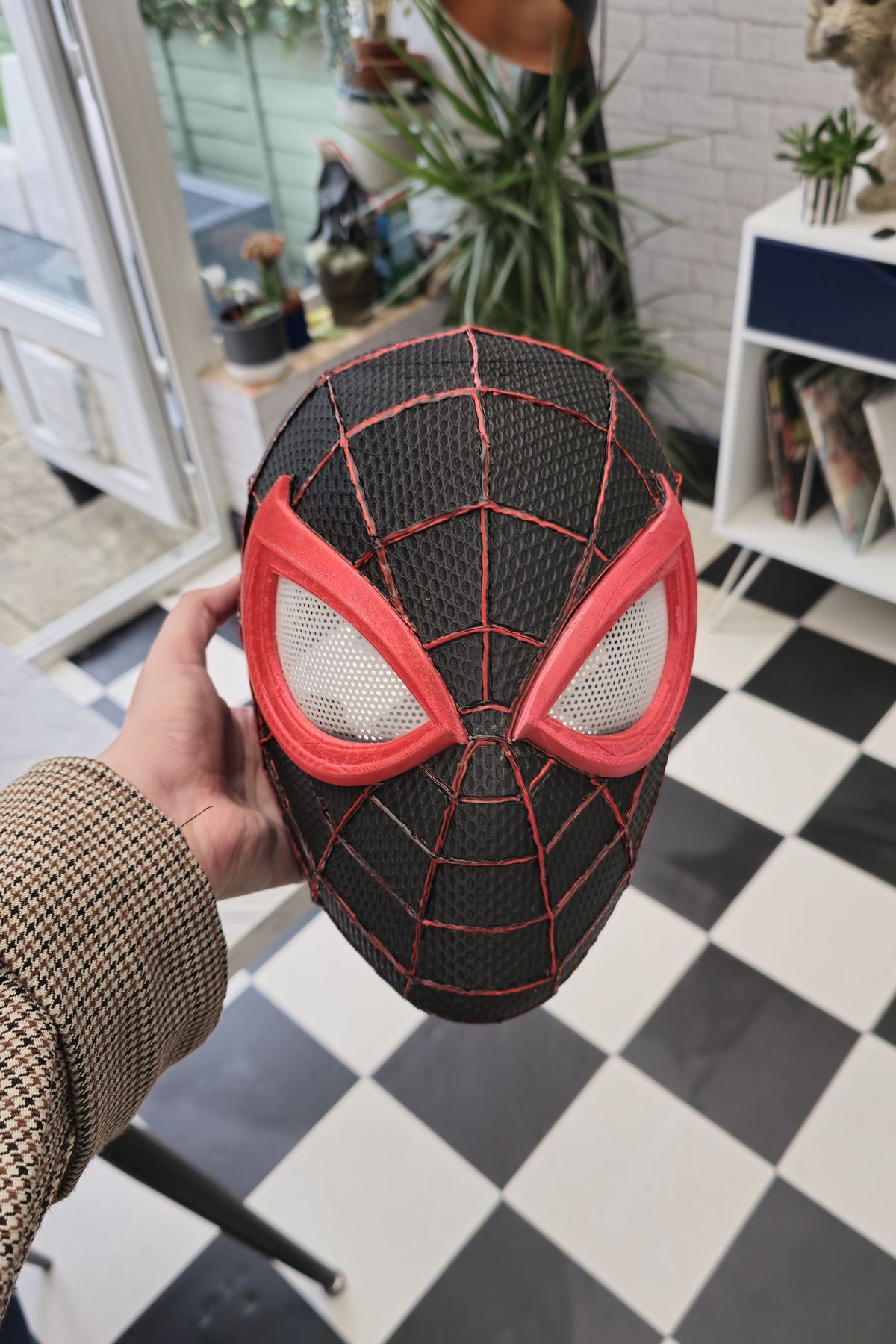 Using a 3D pen for cosplay