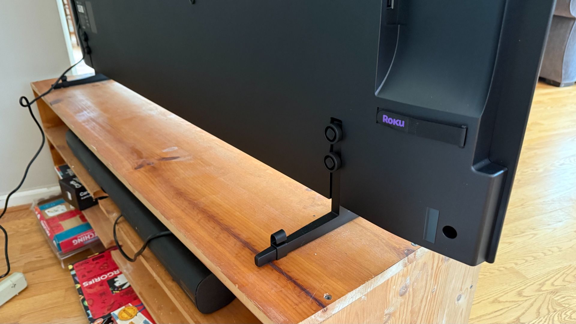 Roku Pro Series OLED tool-less setup