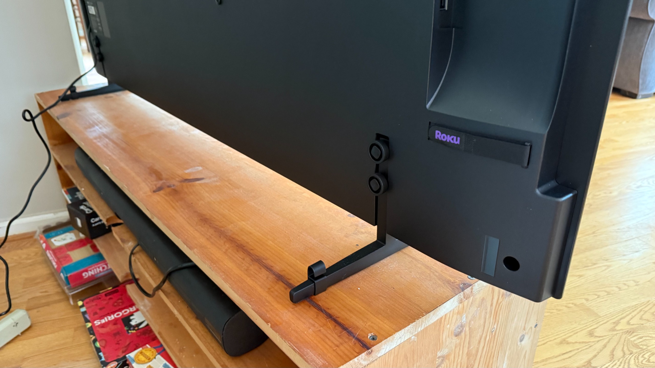 Roku Pro Series OLED tool-less setup