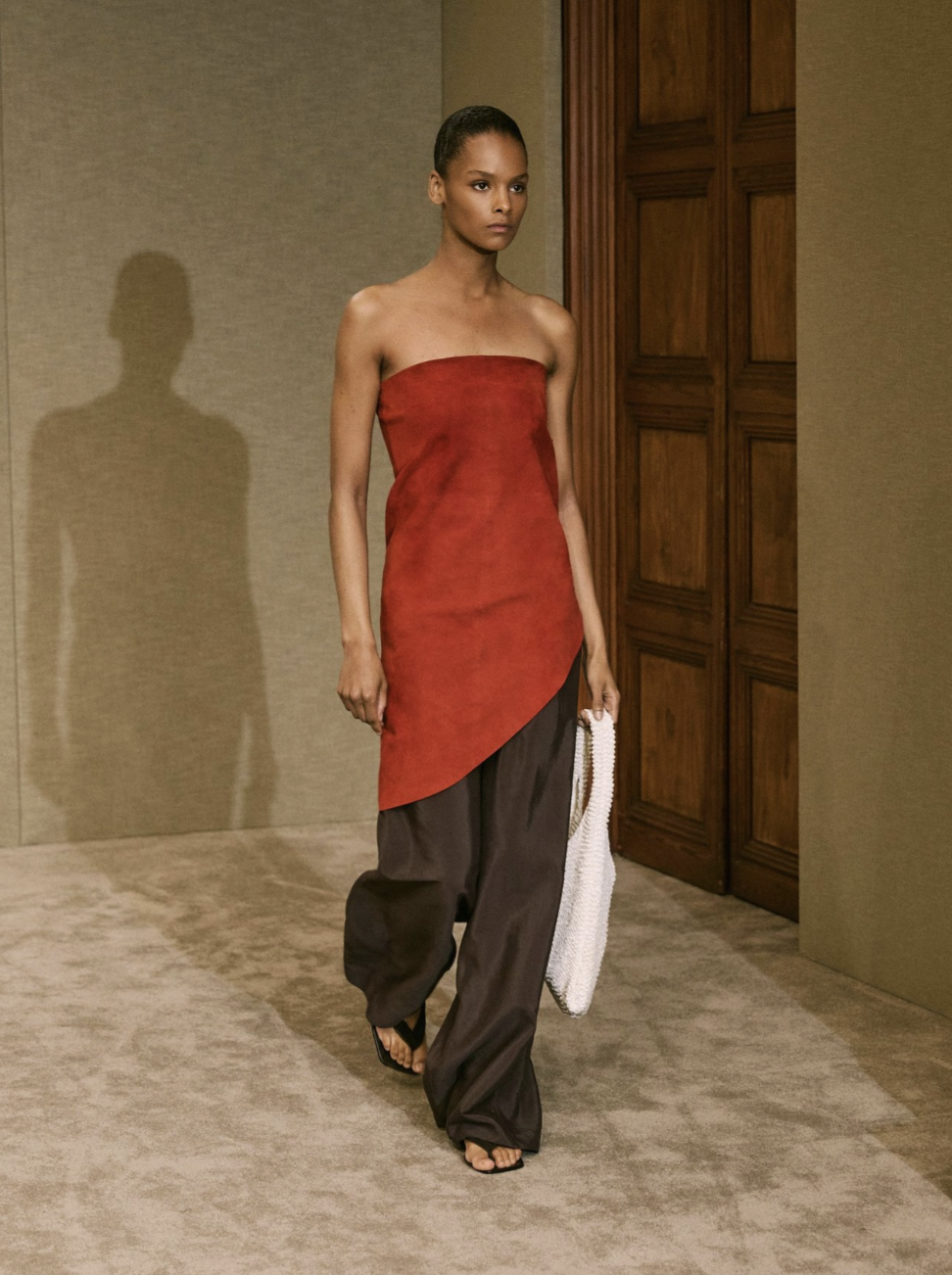 Massimo Dutti Spring/Summer 25 runway - brown trousers red strapless top