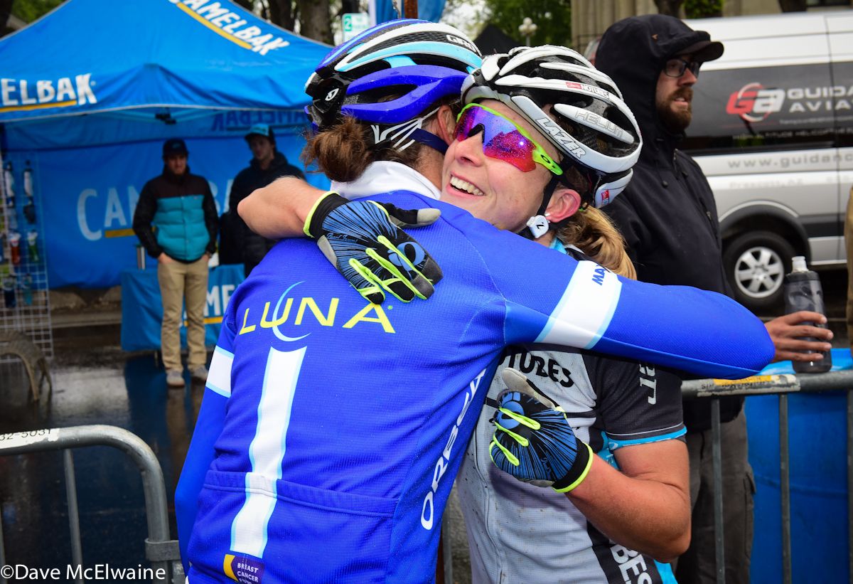Chloe Woodruff (NoTubes Niner) is congratulated by Georgia Gould at the finish
