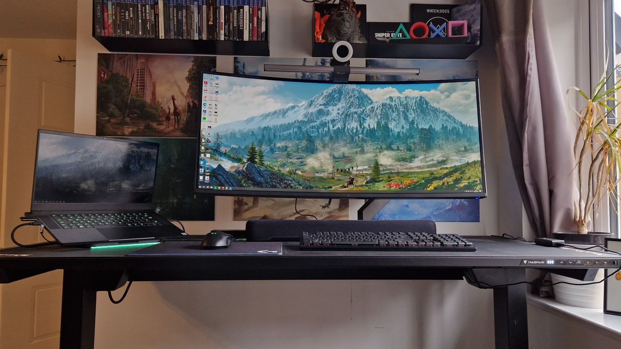 Secretlab Magnus Pro gaming desk