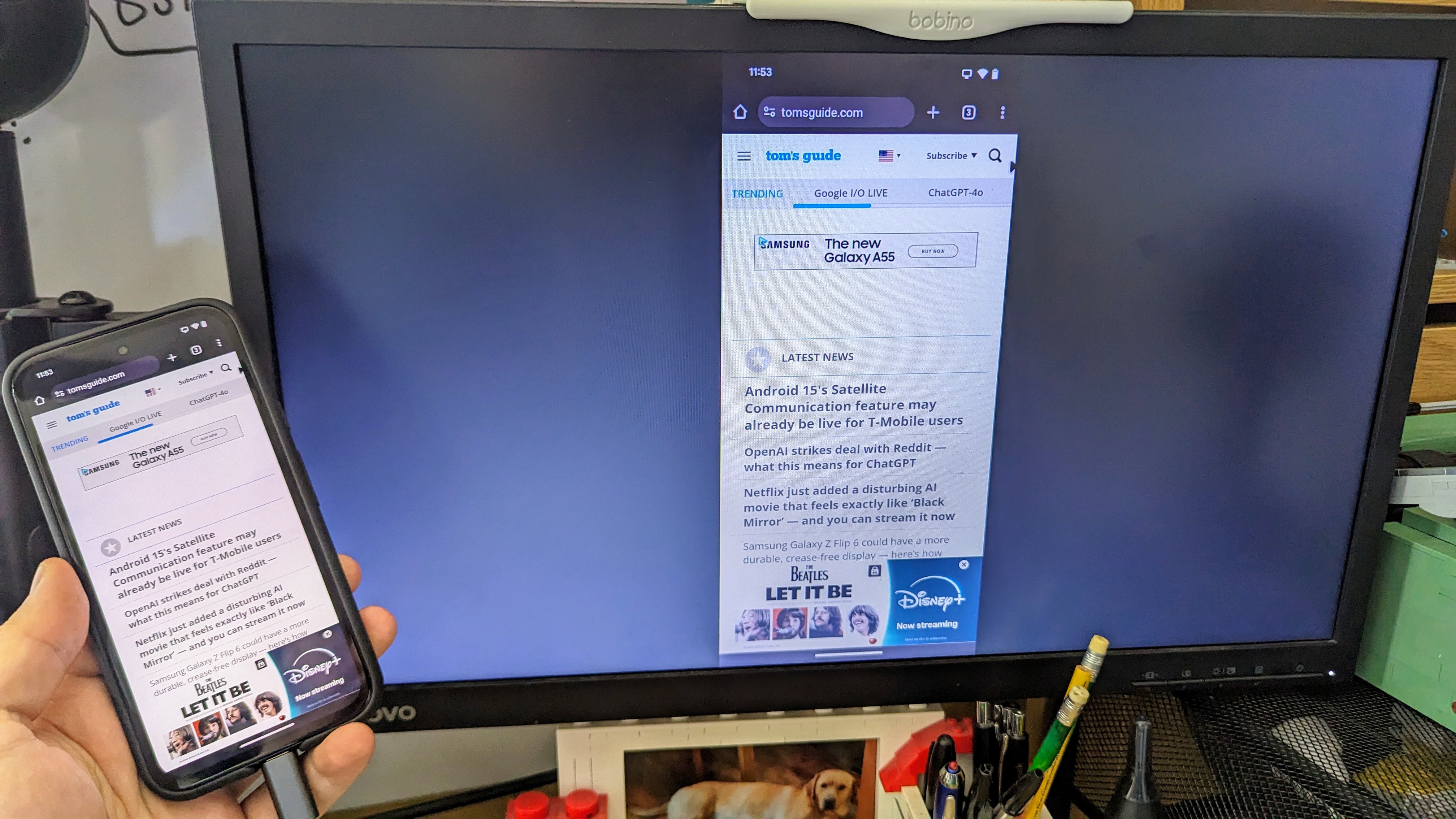 google pixel 8a mirroring its screen onto an external monitor