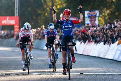 Shirin van Anrooij (Baloise-Trek Lions) wins race five of the 2022/23 Cyclocross World Cup at Beekse Bergen