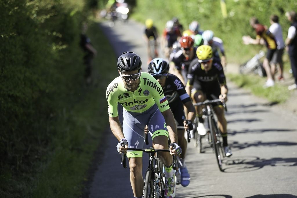 Adam Blythe (Tinkoff) trying to cause some damage