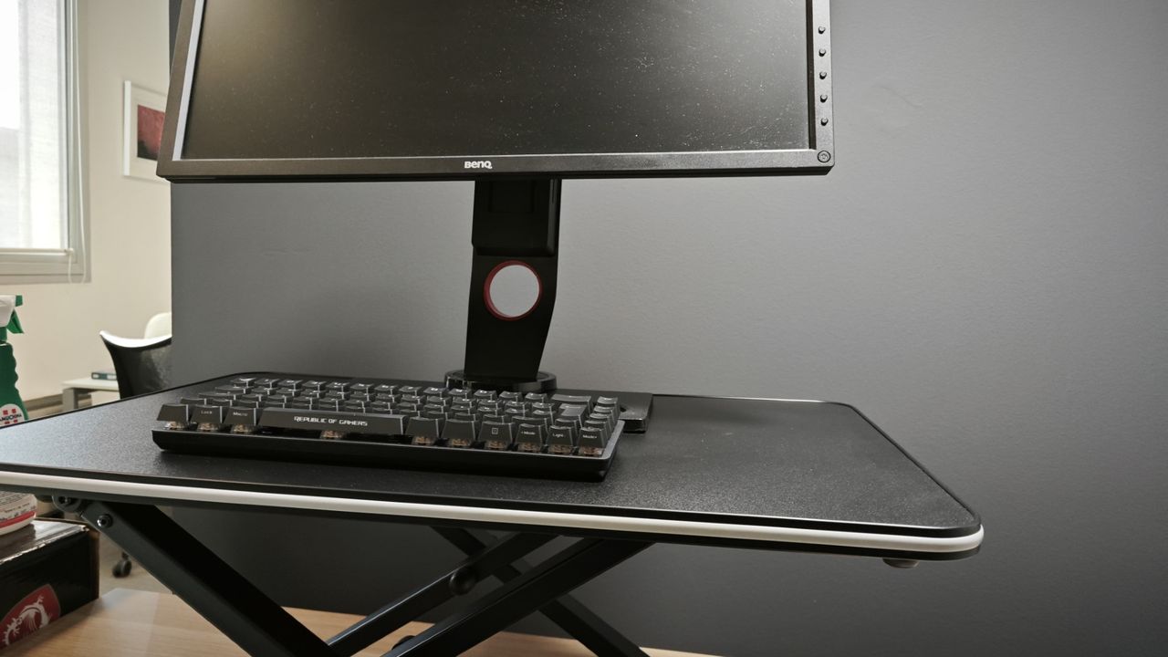 Standing desk
