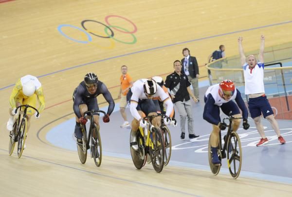Chris Hoy (Great Britain) wins after turning on the afterburners