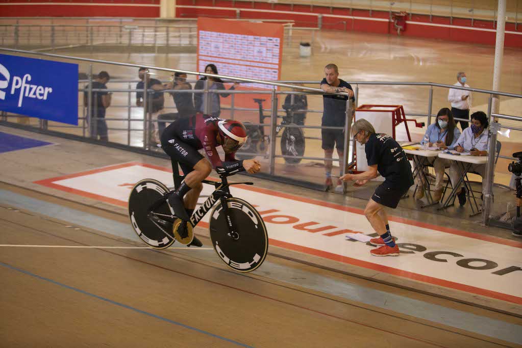 Alex Dowsett in Aquascalientes, Mexico during his UCI Hour Record attempt