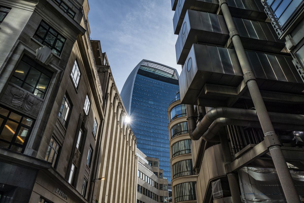 At low ISOs, the dynamic range offers the chance to recover lost shadow detail