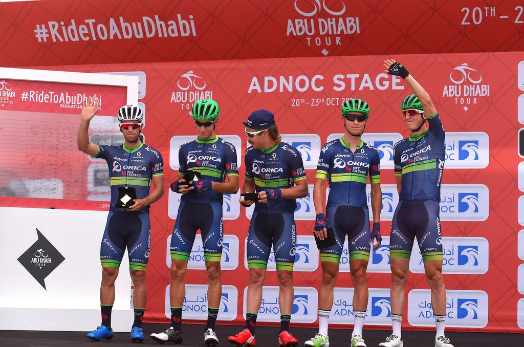 The Orica-BikeExchange team on the podium before stage 1
