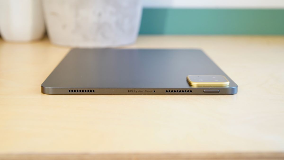 Review images of the Poco Pad X1