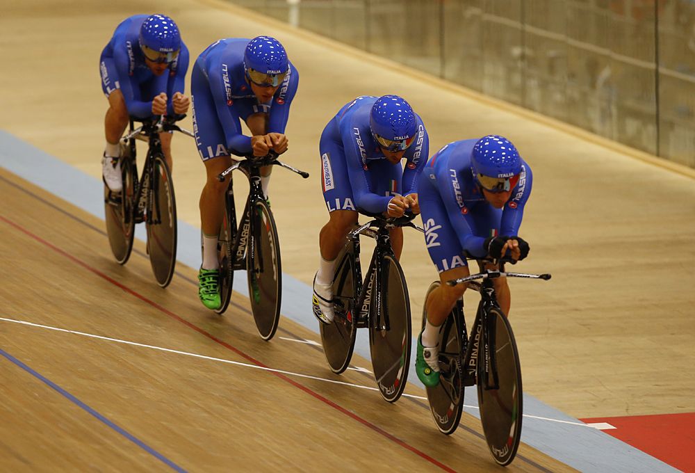 The Italian team in the team pursuit
