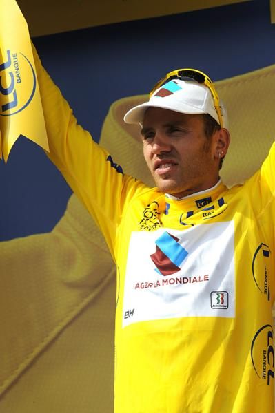 Italian Rinaldo Nocentini (AG2R La Mondiale) awarded his second leader's jersey.