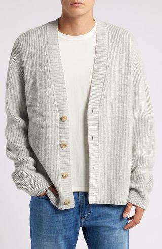 Strickjacke mit V-Ausschnitt