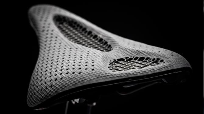 14,000 struts and 7,799 nodes make up the structure, each of which can be tuned individually