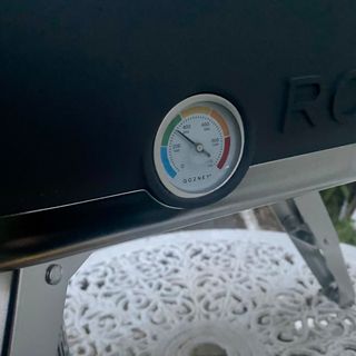 Gozney Roccbox temperature gauge while cooking pizza