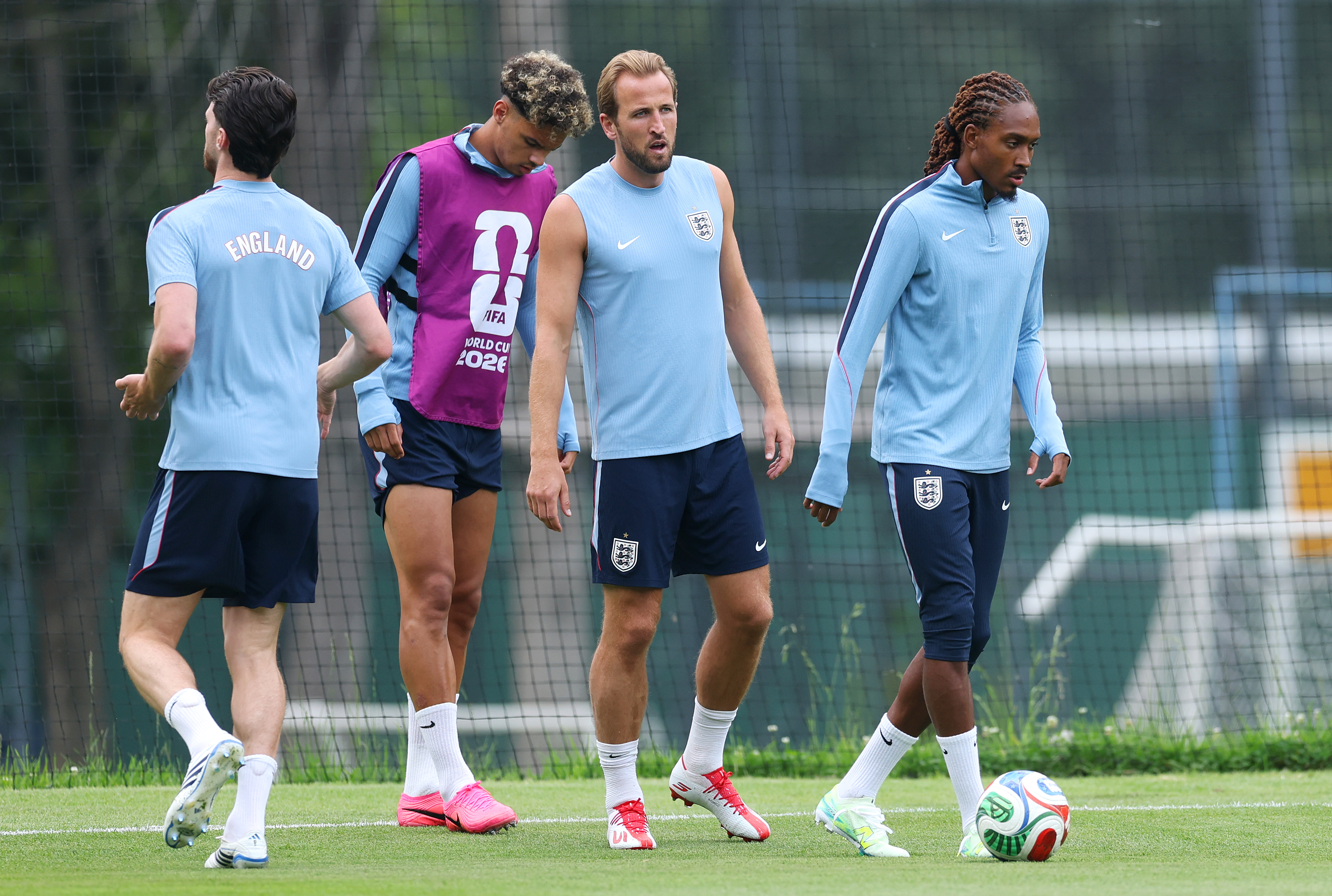 MEXICO CITY, MEXICO - JULY 04: Harry Kane #9 and Djed Spence #25 of England look on as they participate in an England Training Session during an England World Cup 2026 Camp on July 04, 2026 in Mexico City, Mexico.  (Photo by Richard Pelham/Getty Images)