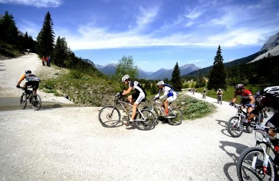 Racers during stage 3