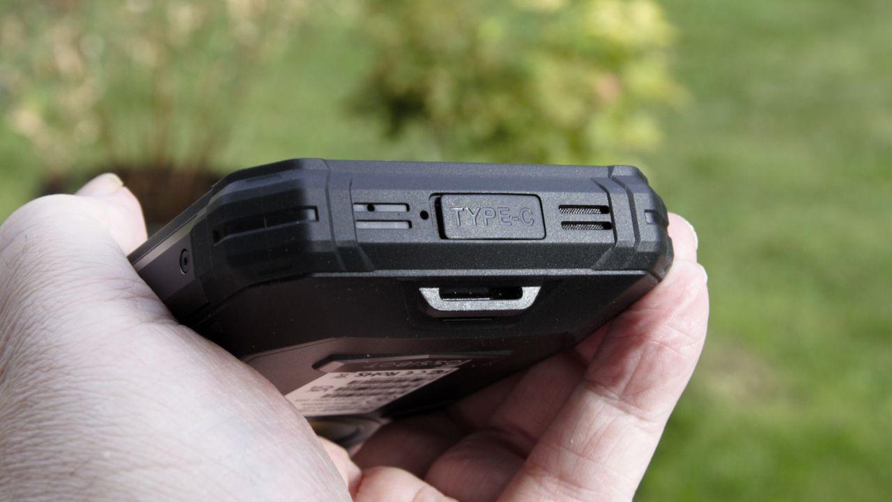 Fossibot F102 Rugged Phone
