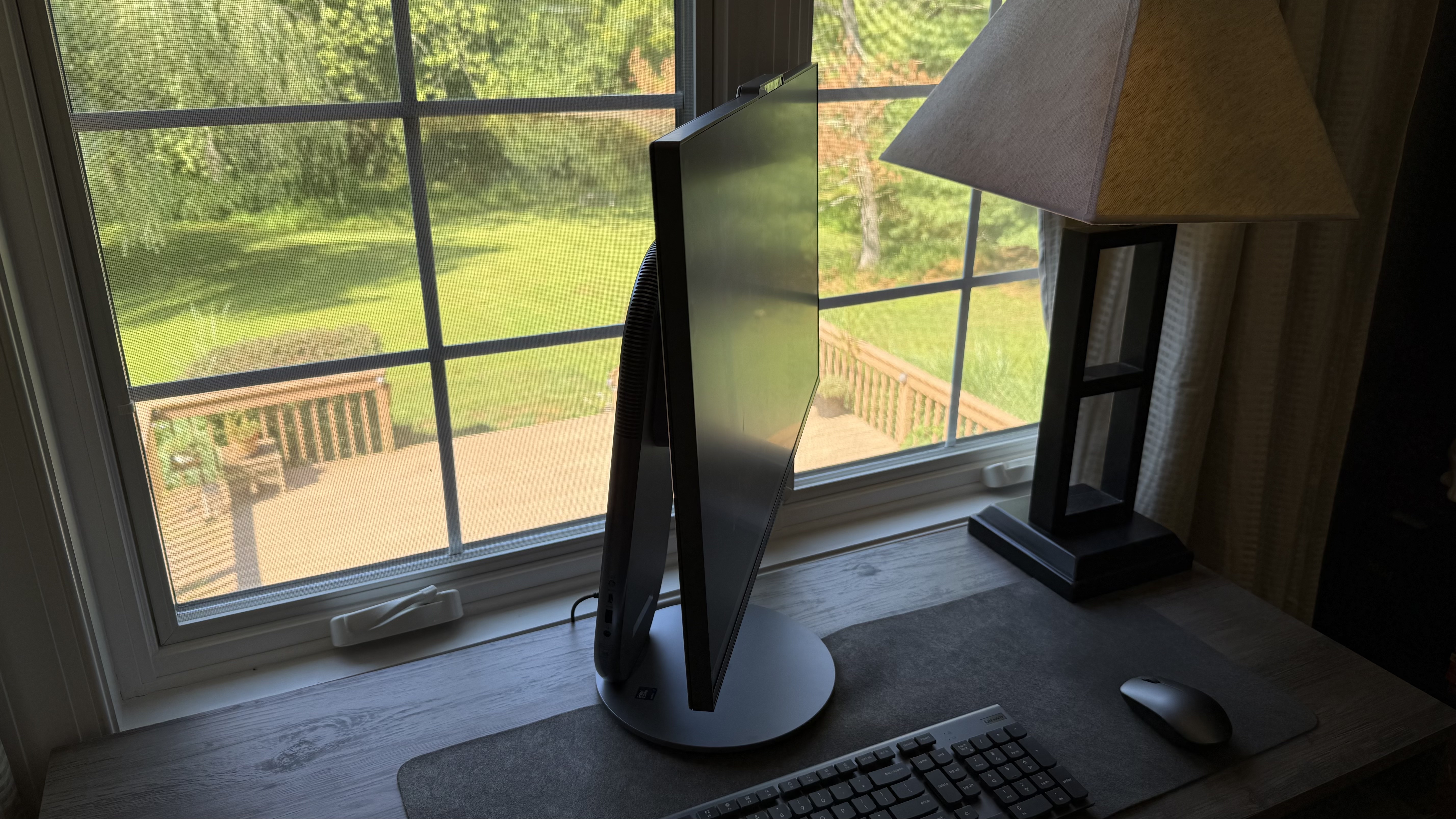 A Lenovo Yoga AIO 27 on a desk