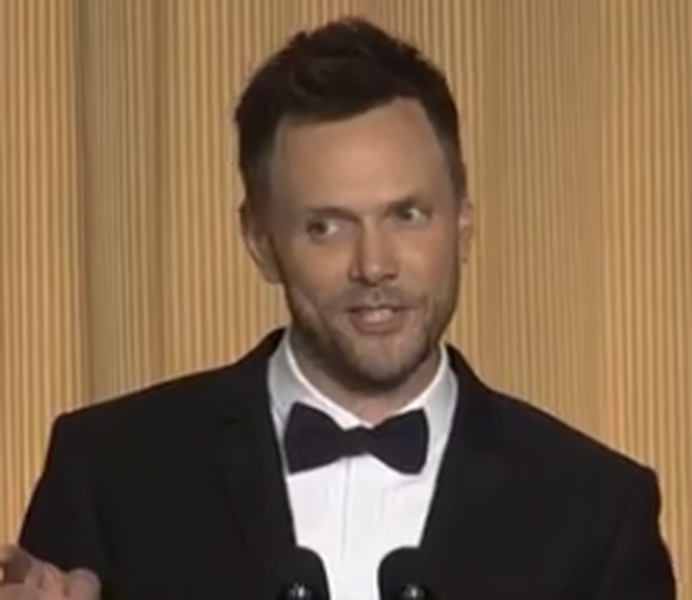 Joel McHale burns Chris Christie as a &amp;#039;glutton for punishment&amp;#039;