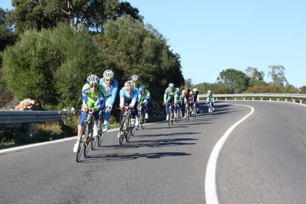 Vincenzo Nibali leads his group on a descent