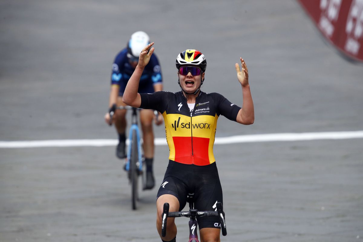 Strade Bianche Women 2022 8th Edition Siena Siena 136 km 05032022 Lotte Kopecky BEL Team SD Worx Annemiek Van Vleuten NED Movistar Team photo Roberto BettiniSprintCyclingAgency2022
