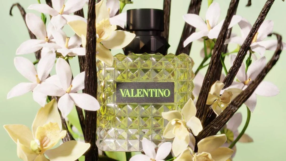 Les 8 meilleurs parfums Valentino pour pimenter votre garde-robe parfumée, selon les experts en beauté