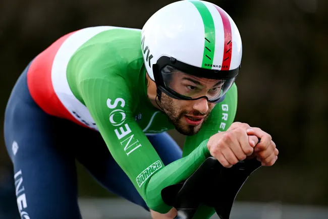 Filippo Ganna (Ineos Grenadiers) impegnato in una recente prova contro il tempo alla Tirreno-Adriatico (Image credit: Getty Images Sport)