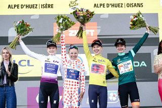 18082024 Tour de France Femmes avec Zwift 2024 Etape 8 Le GrandBornand Alpe dHuez 1499 km PIETERSE Puck FENIXDECEUNINCK GHEKIERE Justine AG INSURANCE SOUDAL TEAM NIEWIADOMA Katarzyna CANYONSRAM RACING VOS Marianne TEAM VISMA LEASE A BIKE