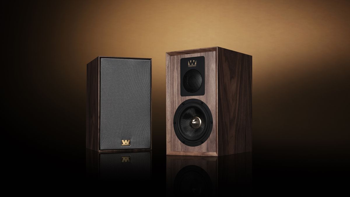 Brown walnut loudspeaker with black detailing