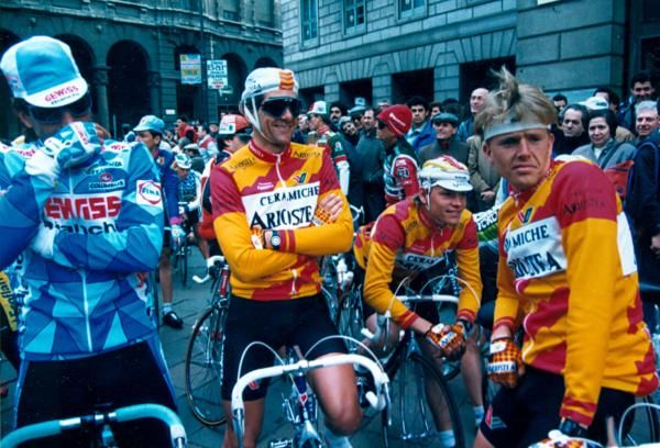 Denmark's Rolf S&oslash;rensen and some Ariostea teammates before the start in 1988