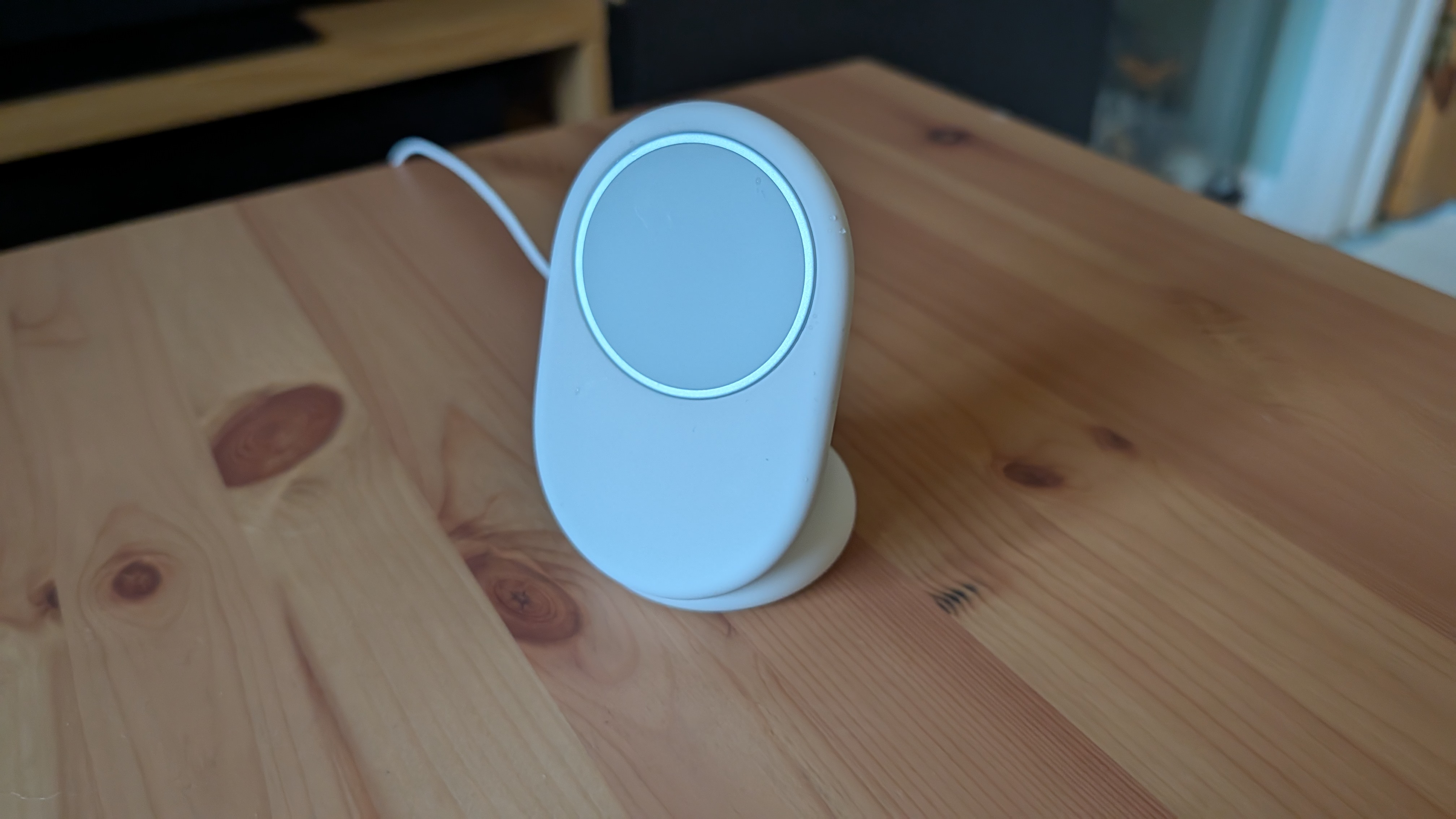 google pixelsnap stand with charger