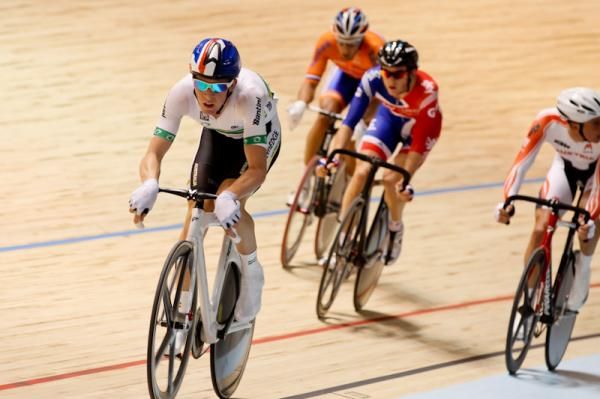 Cameron meyer (AUS) pushing the pace in the points race